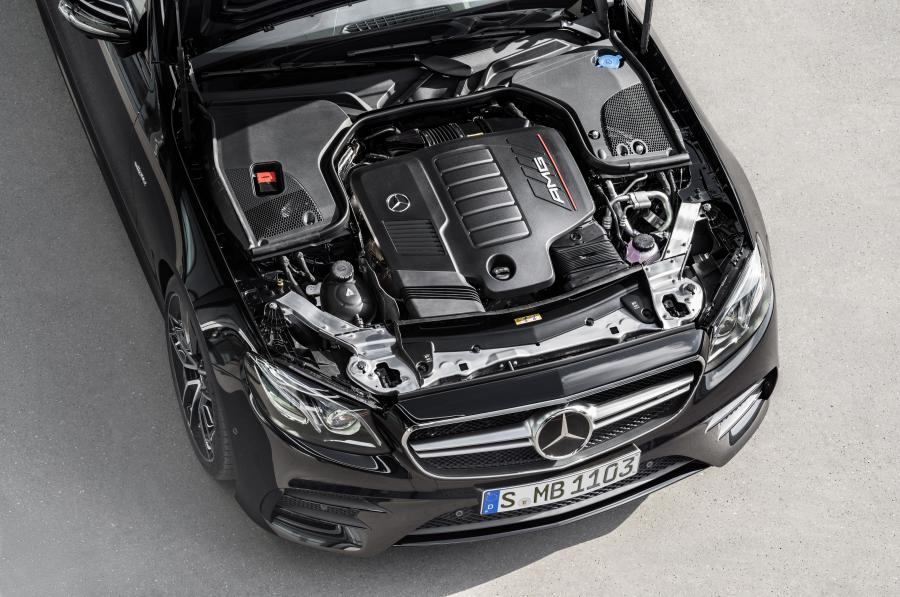 Моторный отсек Mercedes-AMG E53 4Matic+ Coupe (C238) 2018 года  (WW) (фото 6 из 11)